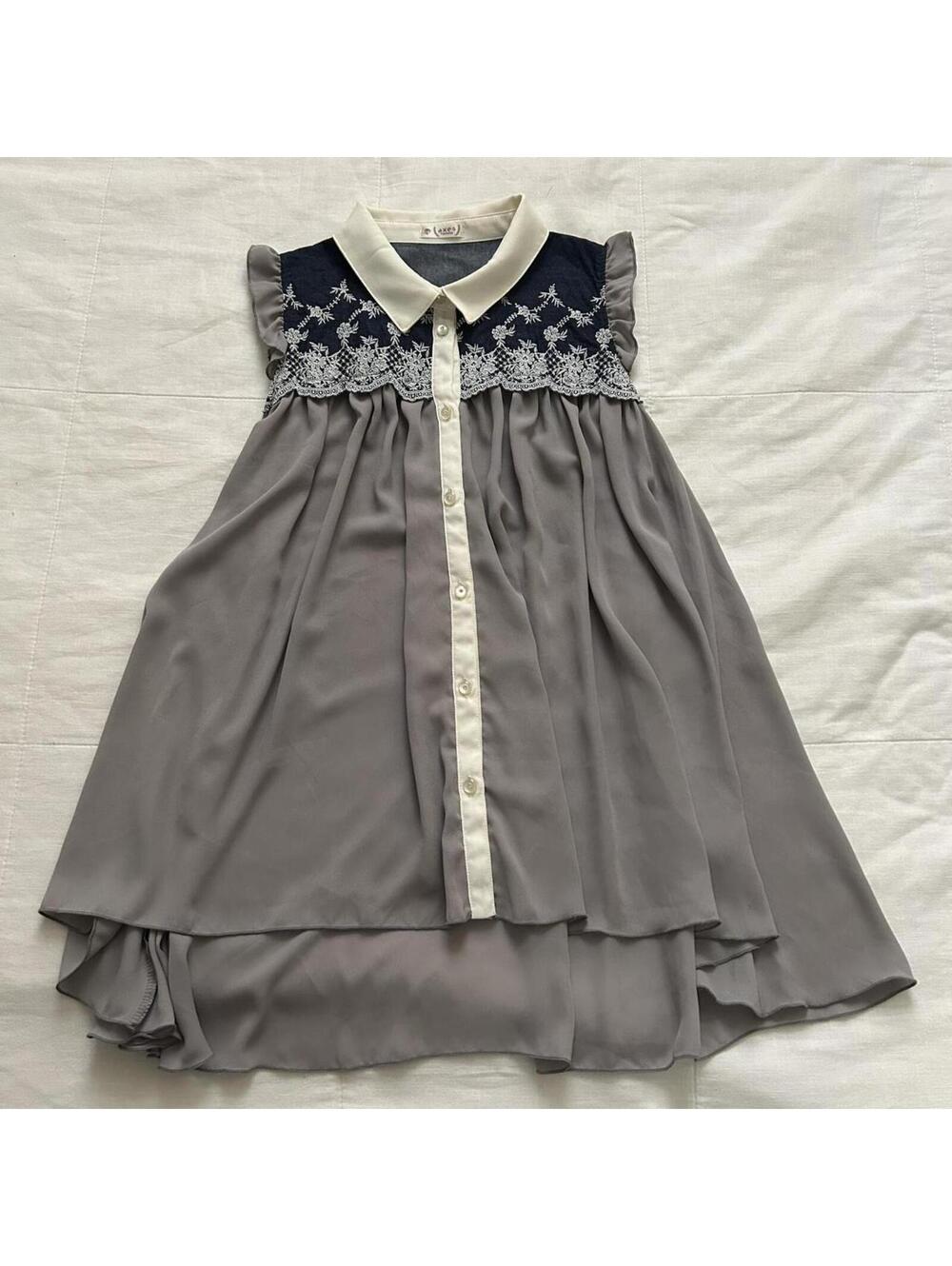 Axes Femme grey swing top with denim top, lace details Size medium, from Japan